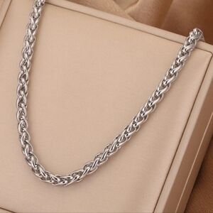 🩶🩶NEW🩶🩶 PRETTY!! 60CM Long 6MM Wide Knitted Wheat Necklace in SILVER